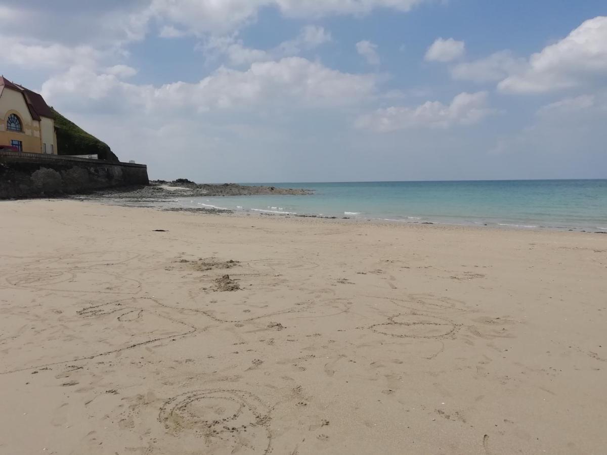 Entre Mer Et Montagne Γκρανβίλ Εξωτερικό φωτογραφία